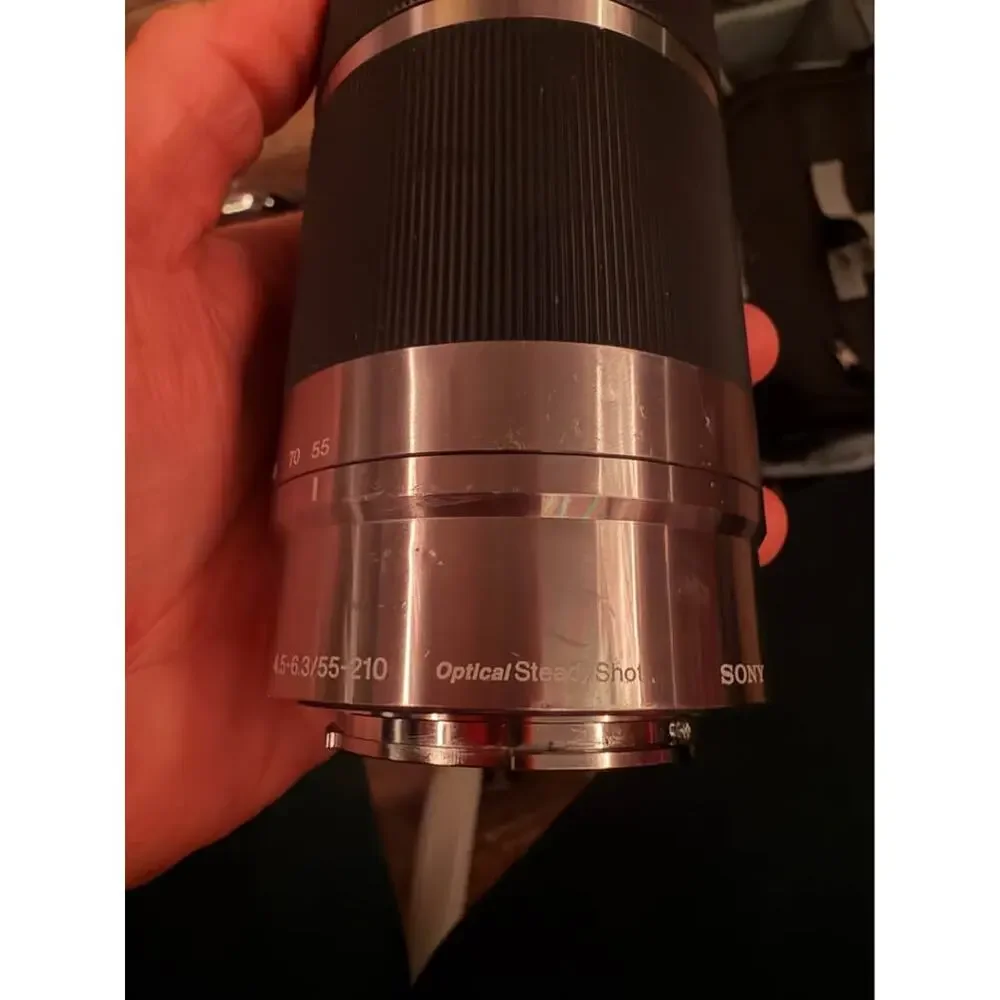 Sony E 55-210mm f/4.5-6.3 OSS E-mount lens